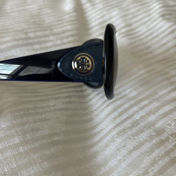 Tory Burch navy gradient lens sunglasses - Picture 5 of 11